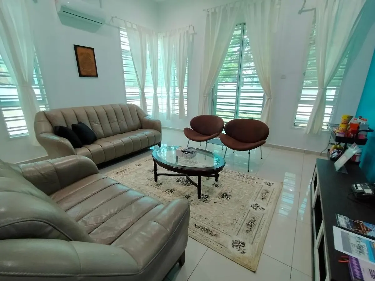 Homestay 88A Melaka For 9 Pax With Private Pool, Smart Tv, Netflix And Wifi