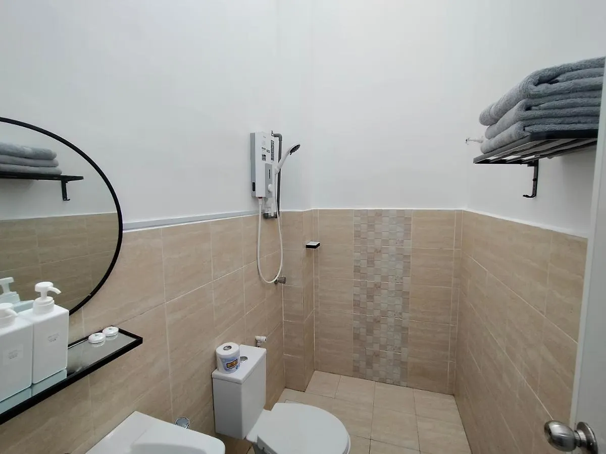 Homestay 88A Melaka For 9 Pax With Private Pool, Smart Tv, Netflix And Wifi 0*, Malacca