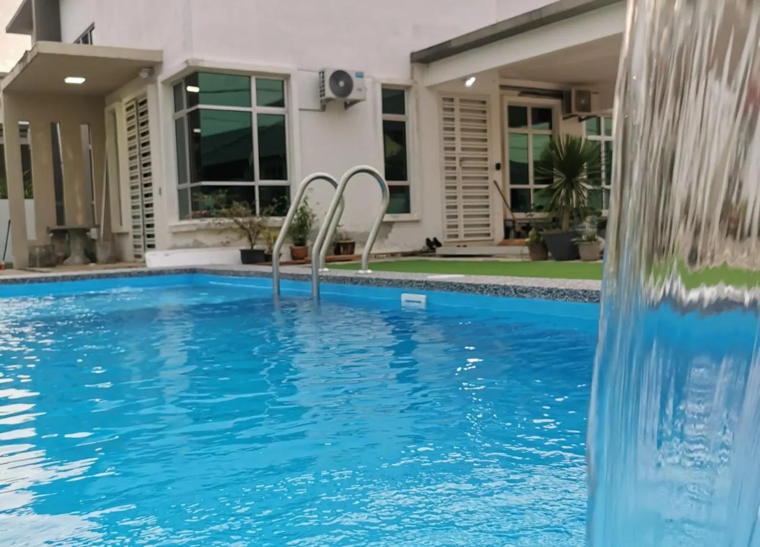 Homestay 88A Melaka For 9 Pax With Private Pool, Smart Tv, Netflix And Wifi 0*, Malacca Malesia